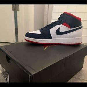 Jordan 1 mids